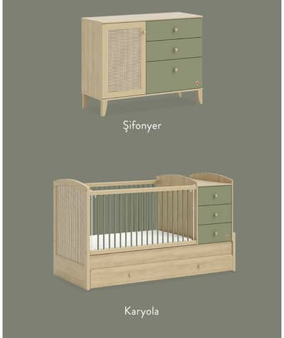 Baby cot with storage drawers, mattress, bedsheets & bumpers