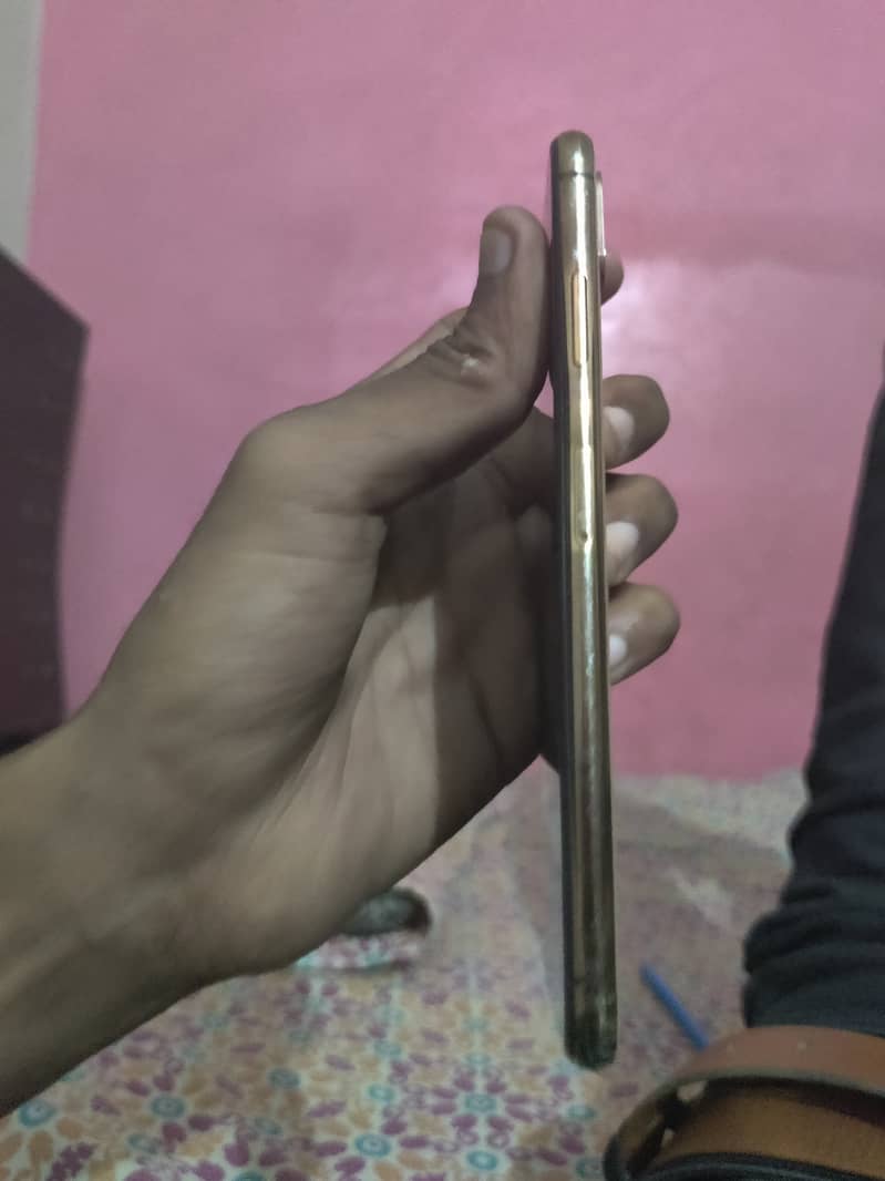 iPhone 0