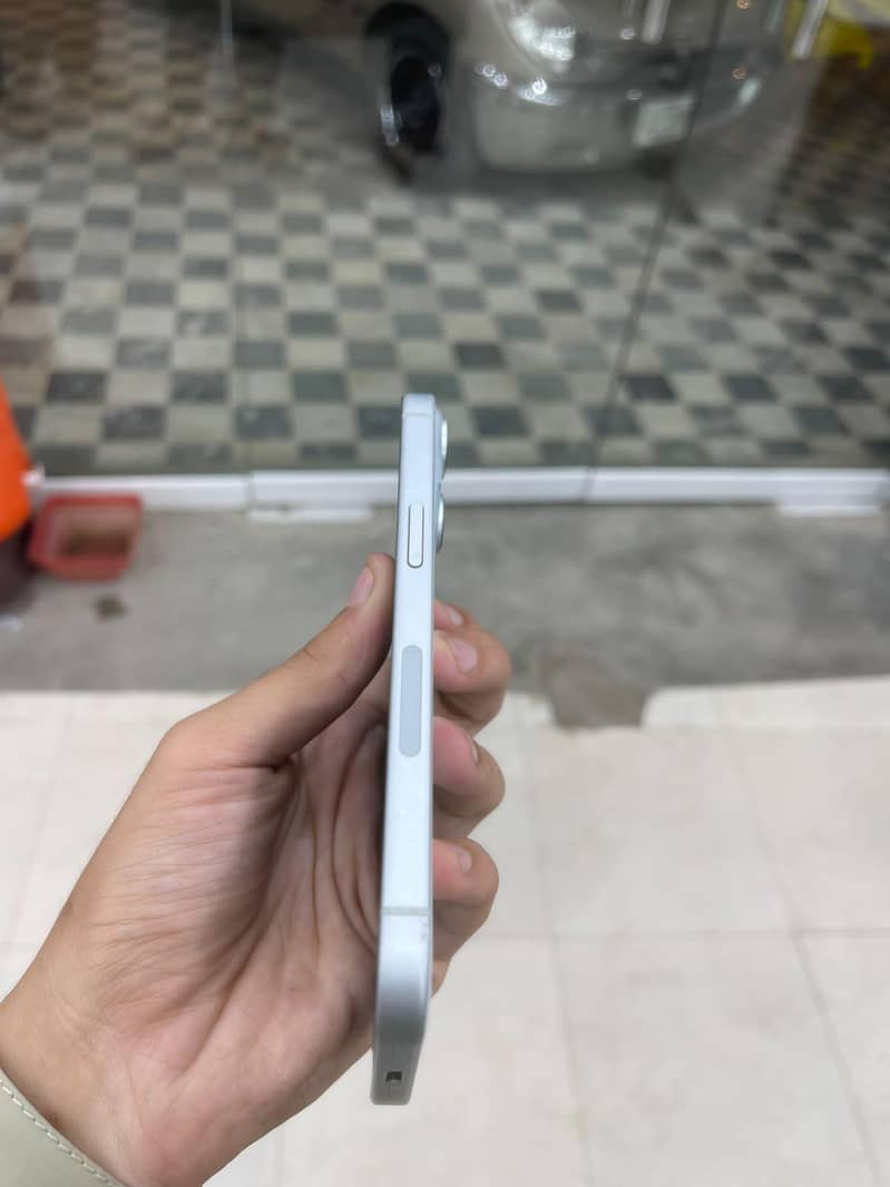Apple iPhone 15 2