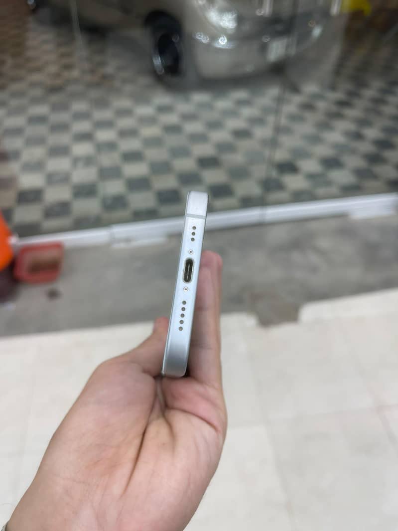 Apple iPhone 15 3