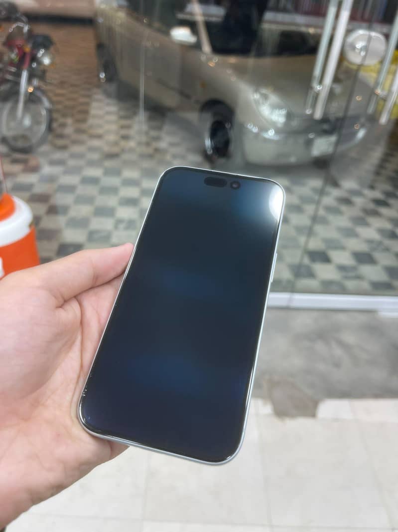 Apple iPhone 15 5
