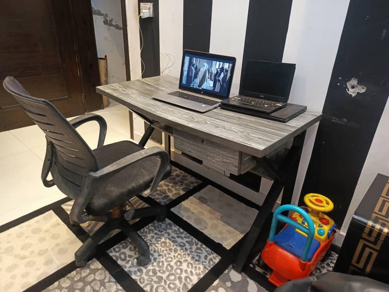 Computer Table and Chair 3