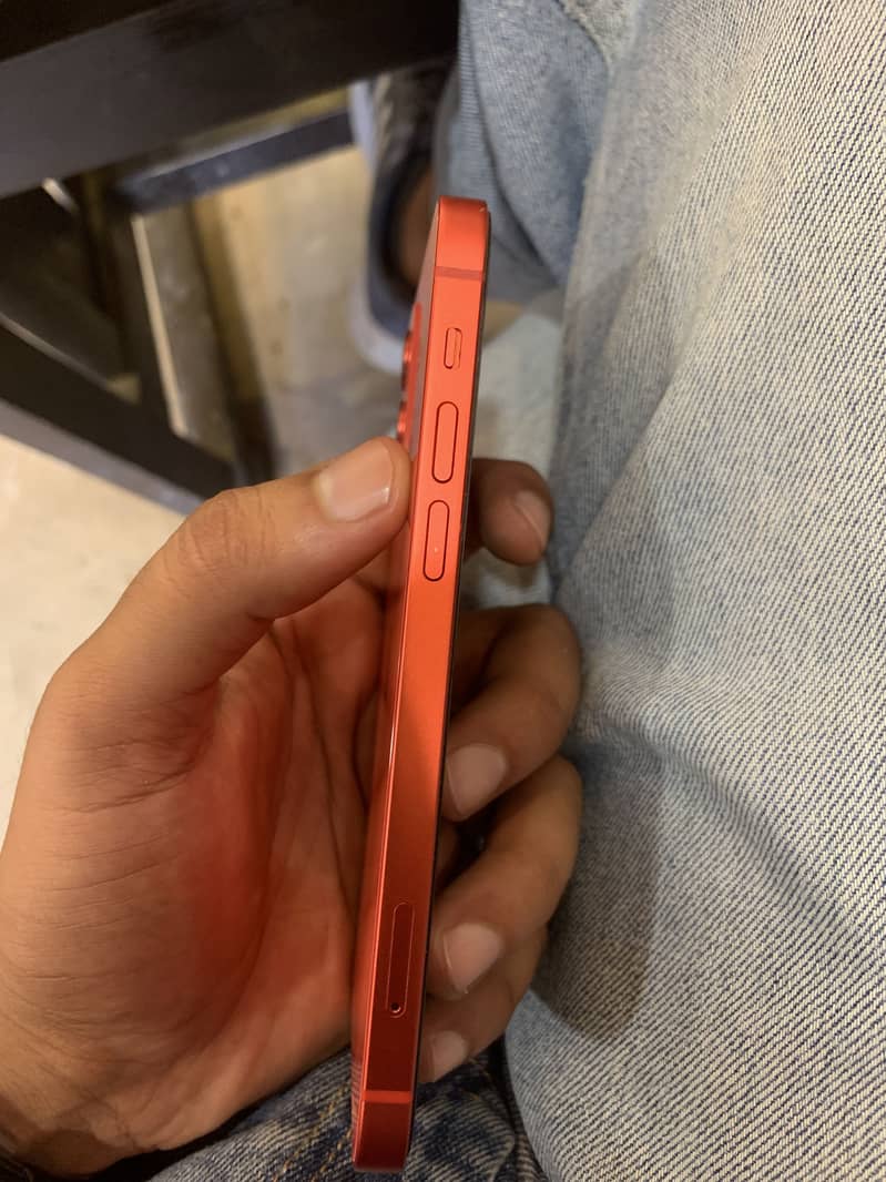 Apple iPhone 12 3