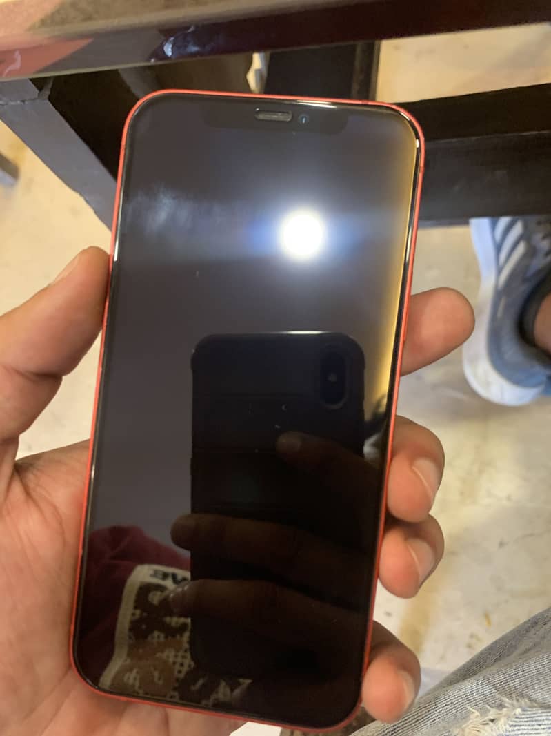 Apple iPhone 12 4