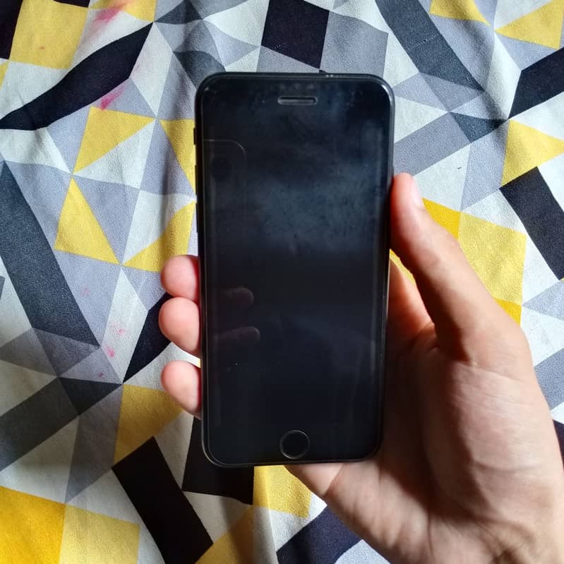 Apple iPhone SE 3rd GENERATION 0