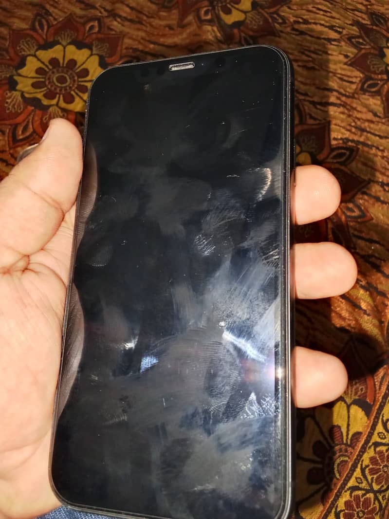 Apple iPhone 11 4