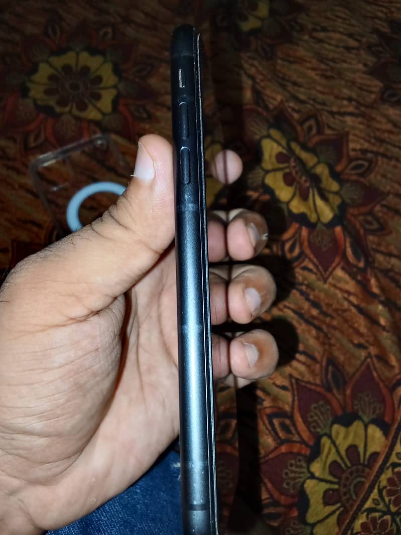 Apple iPhone 11 6