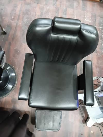 Salon Hydraulic Chairs for Sale | Excellent Condition