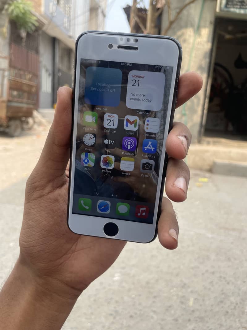 Apple iPhone 7 2