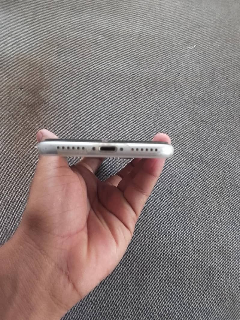 Apple iPhone SE 3