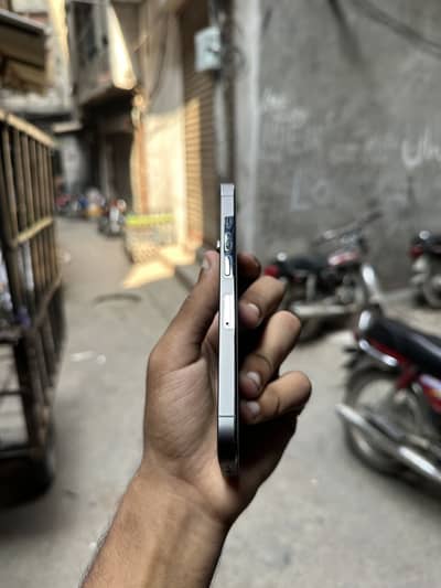 Apple iPhone 13 Pro