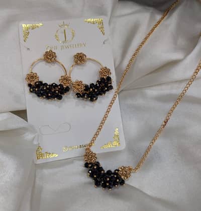 Artificial jewellery