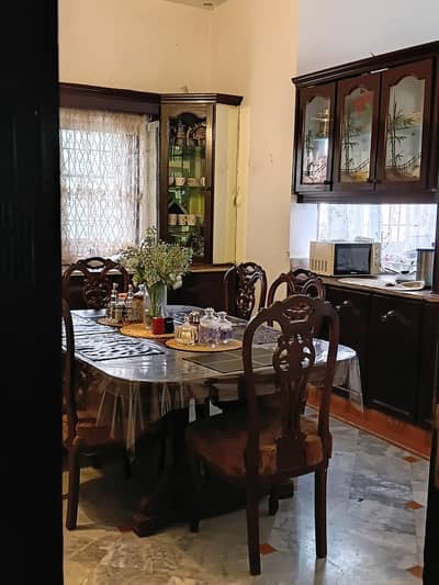 Dinning table n chairs