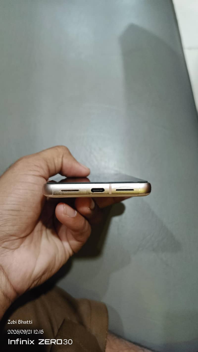 Google Pixel 8 2