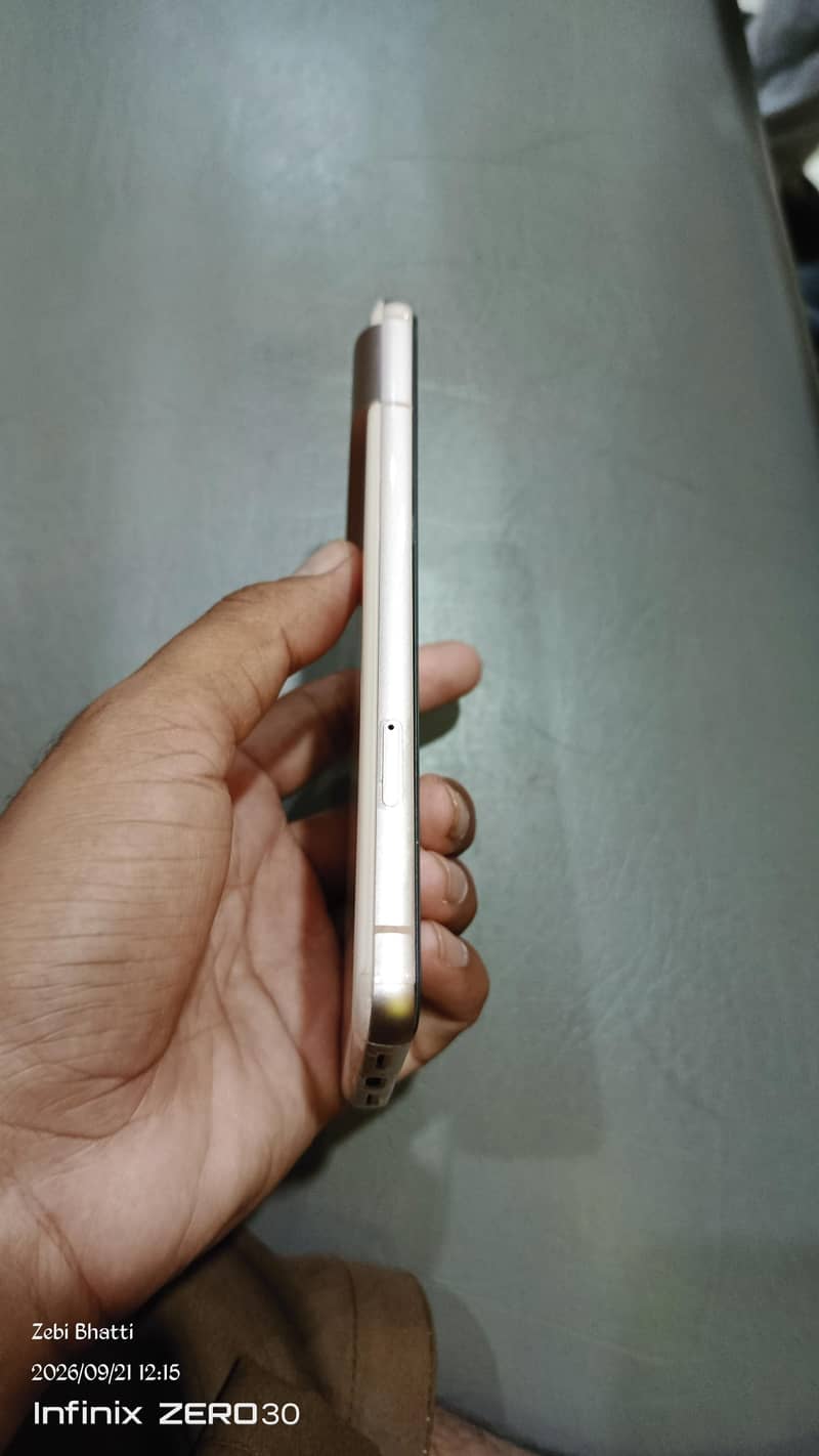 Google Pixel 8 3