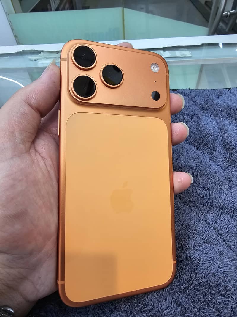 Apple iPhone 17 Pro Max 0