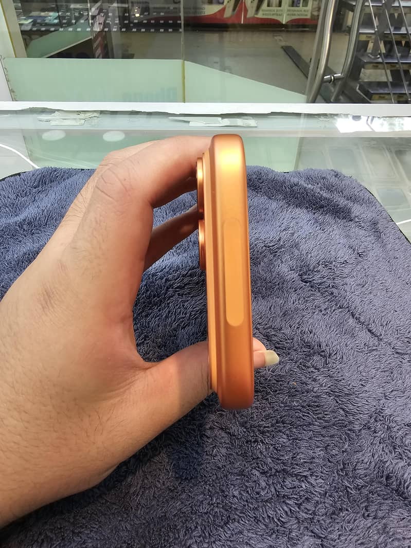 Apple iPhone 17 Pro Max 2