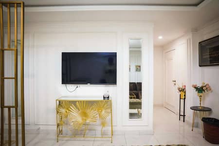 Luxury Furnished 2 BED Flat Available For SALE In Bahria Town Lahore