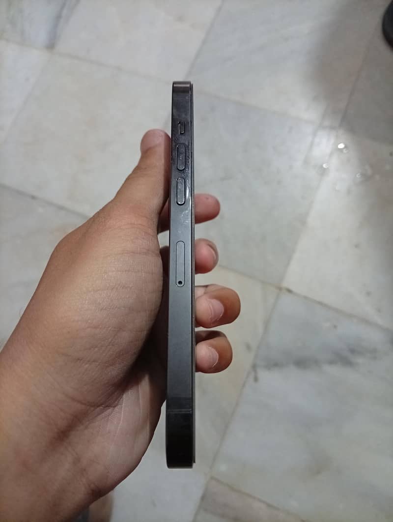Apple iPhone 14 Pro 1