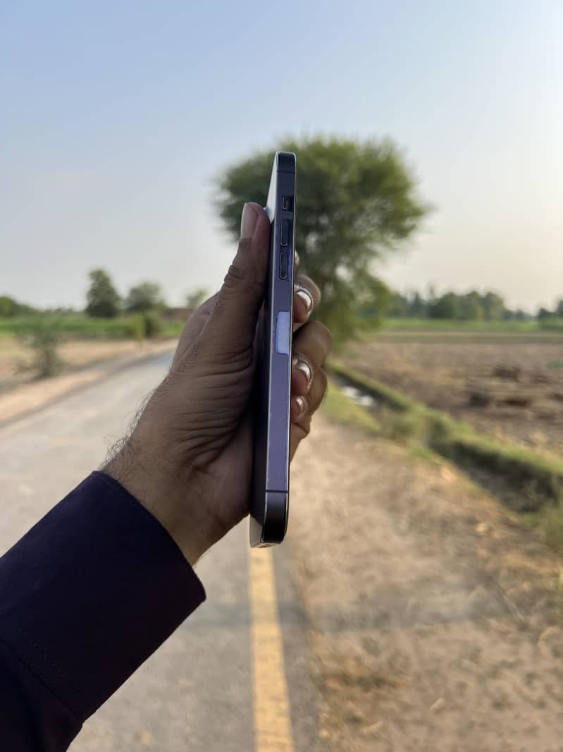Apple iPhone 14 Pro Max 3