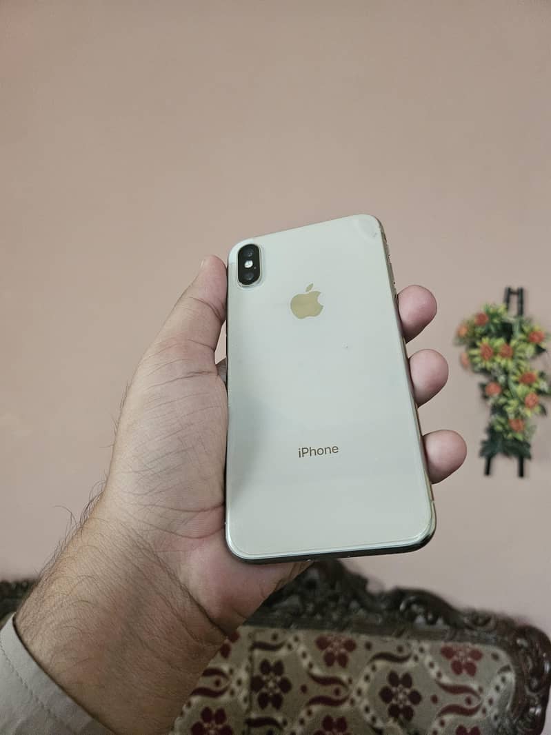 Apple iPhone X 4