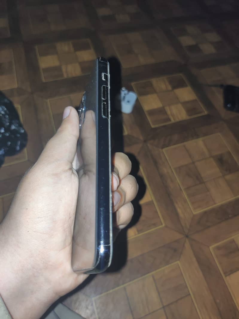 Apple iPhone 11 Pro 1