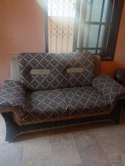 sofa in very good condition for sale