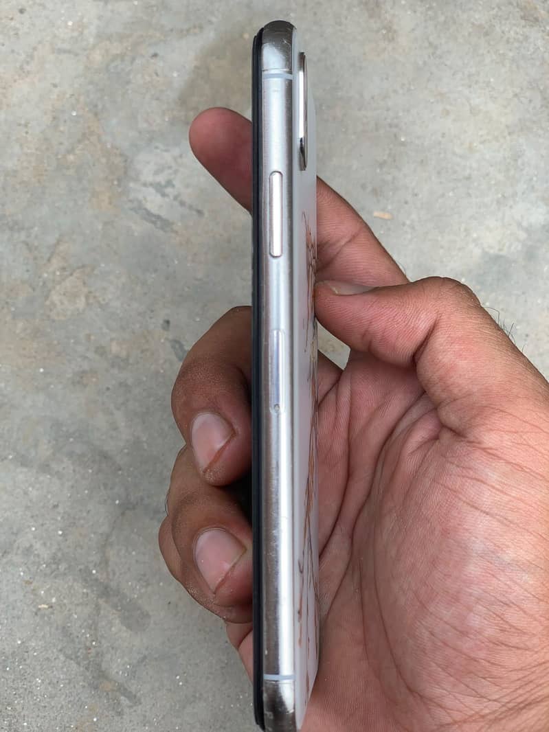 Apple iPhone X 1