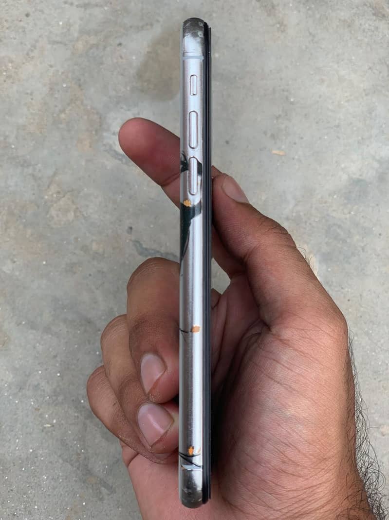 Apple iPhone X 3