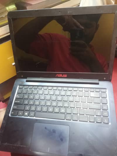 ASUS WINDOWS LAPTOP 4GB RAM 320GB HARD