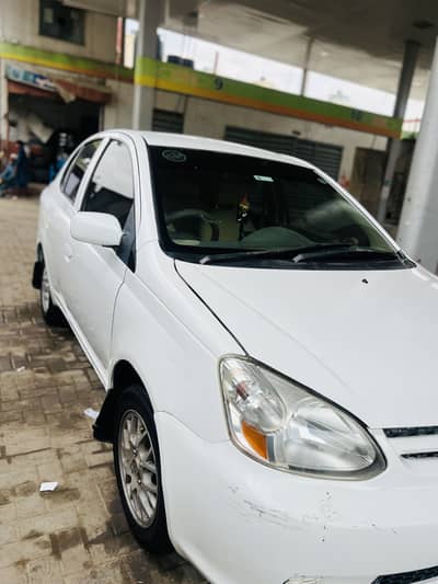Toyota Platz 2003