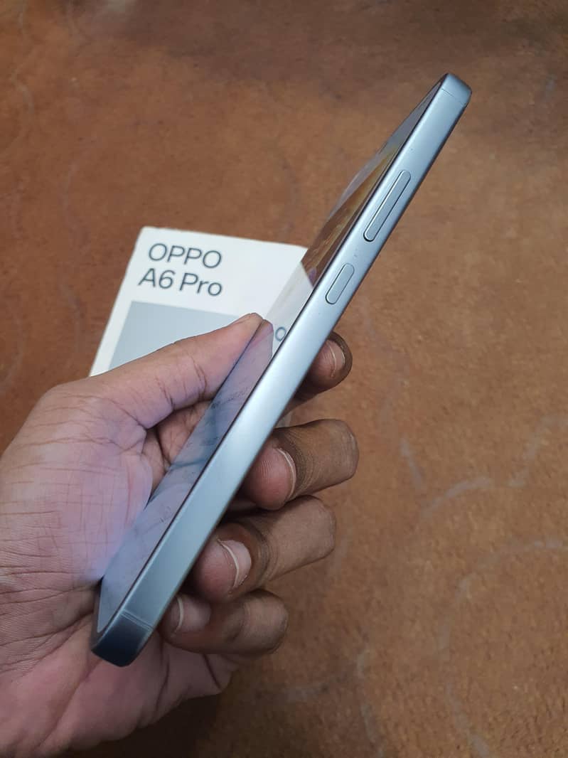 Oppo A6 Pro 4