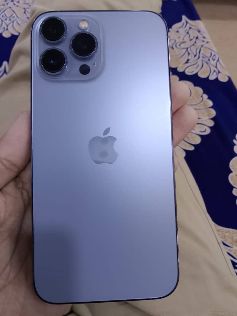 Apple iPhone 13 Pro Max 1