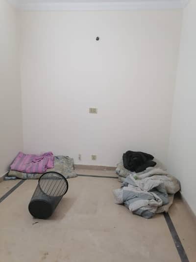 Building Available for Hostel