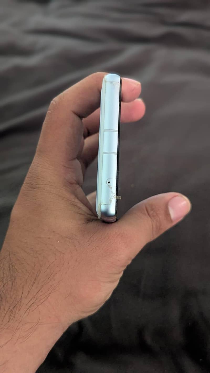Google Pixel 7a 5