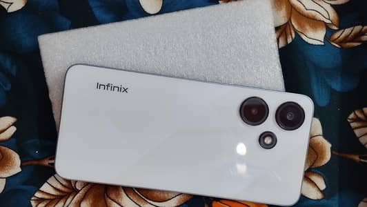 Infinix Hot 30i battery 5000 condition 10 by 9 orginal panel with box