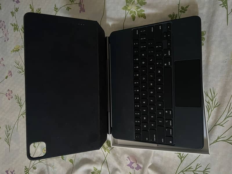Iphone magic keyboard 1