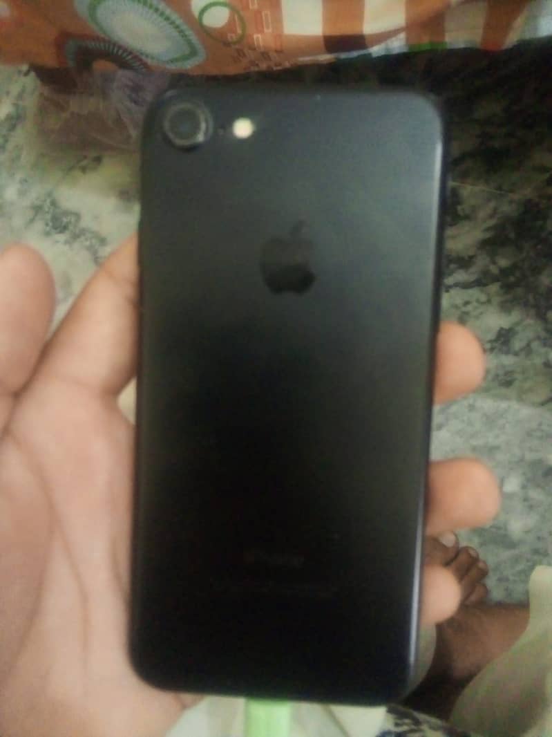Apple iPhone 7 1