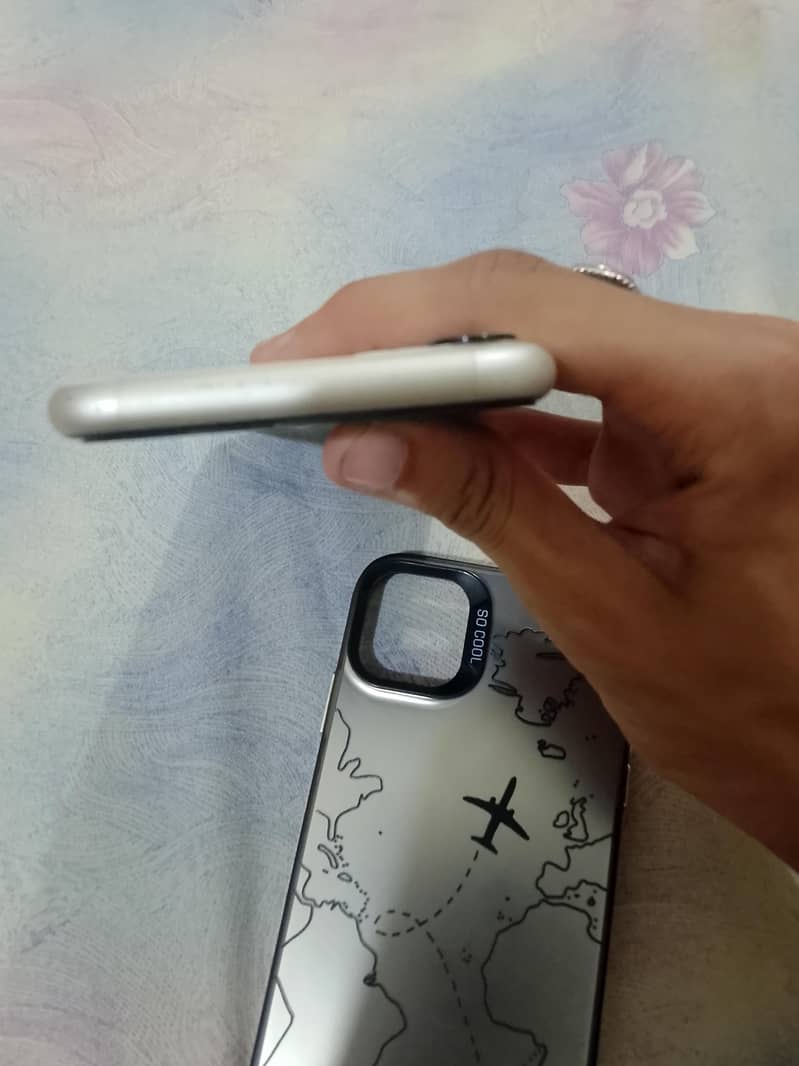 Apple iPhone 11 5