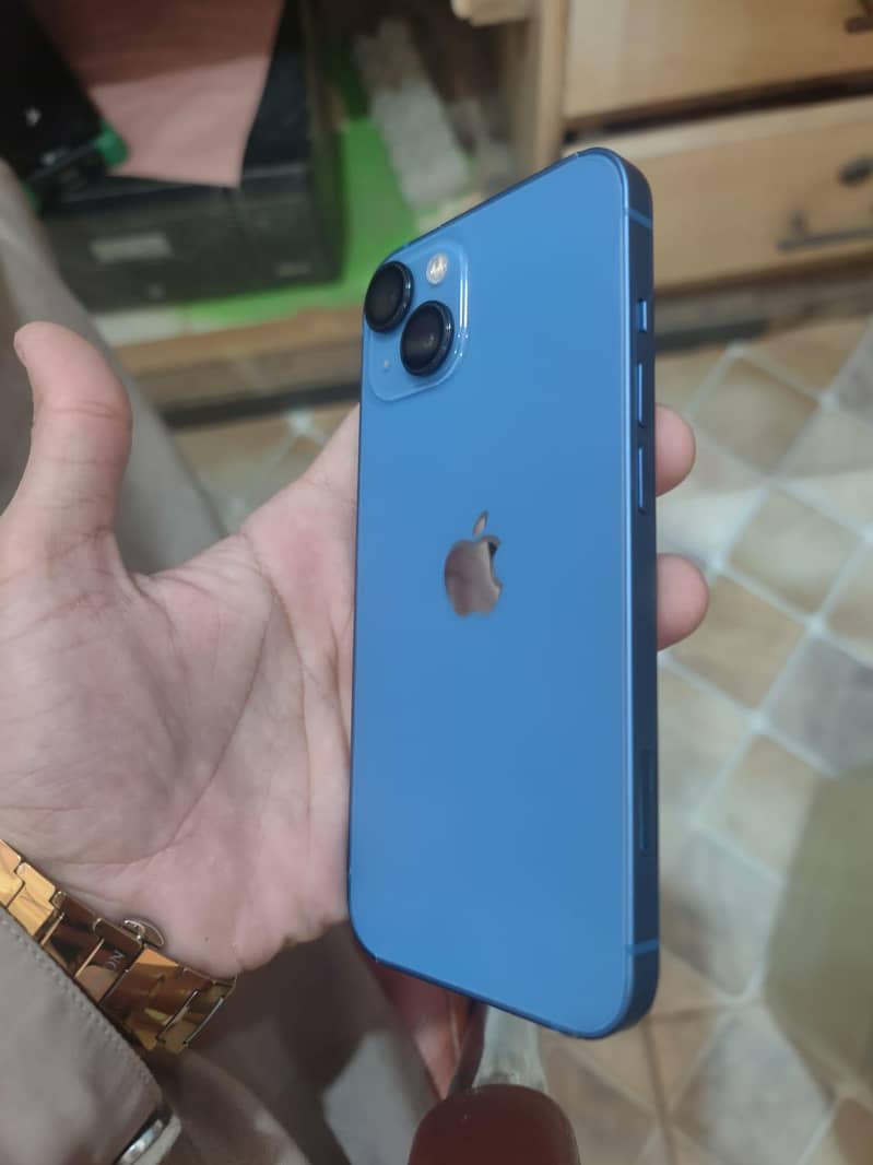 Apple iPhone 13 0