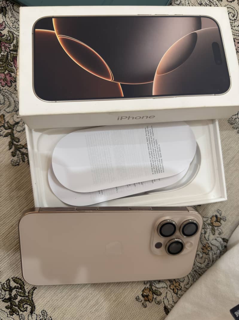 Apple iPhone 16 Pro 3