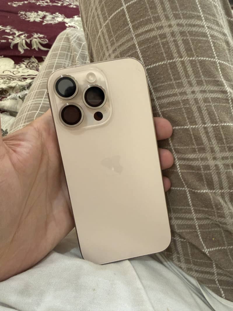 Apple iPhone 16 Pro 4
