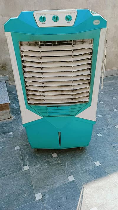 Canon air coller perfect condition with 4 water cooling bottles