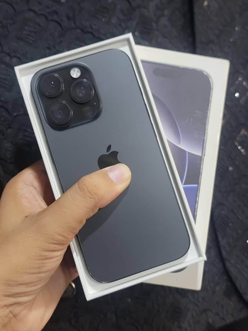 Apple iPhone 16 Pro 2