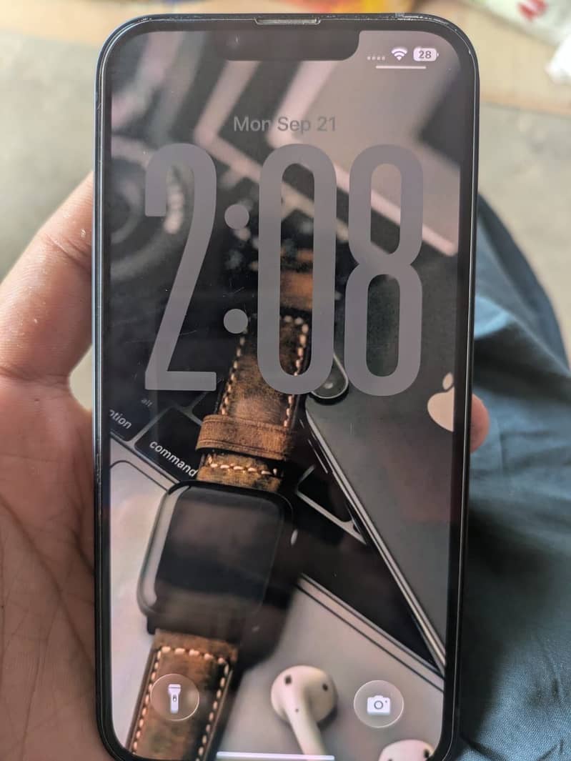 Apple iPhone 13 0