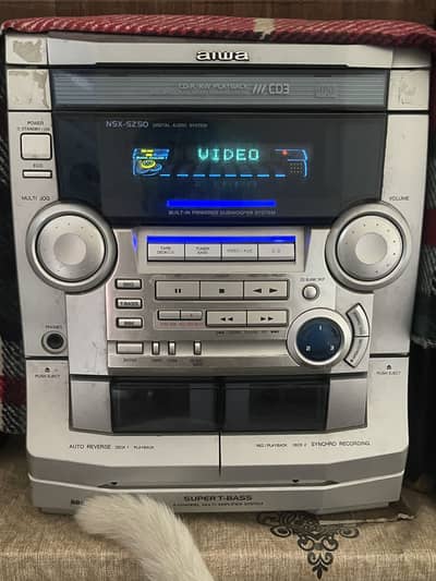 Aiwa Amplifier and Sony speakers (urgent sale)