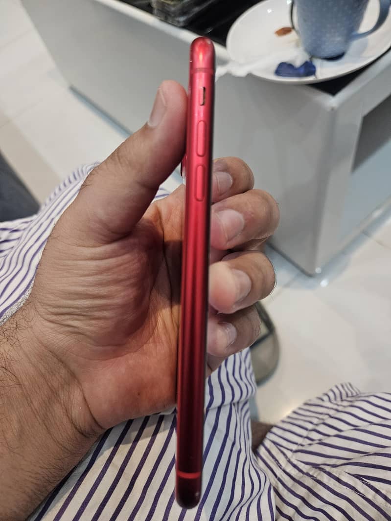 Apple iPhone 11 3
