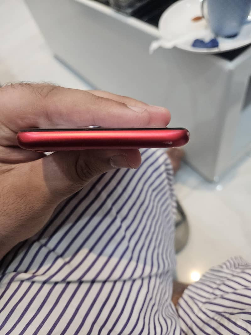 Apple iPhone 11 4