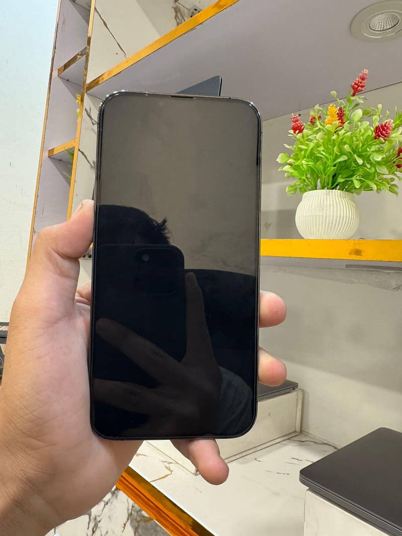 Apple iPhone 13 7