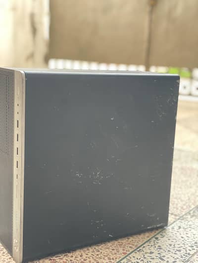 HP EliteDesk 800 G3 i5 7th Gen 16GB Ram 256 GB